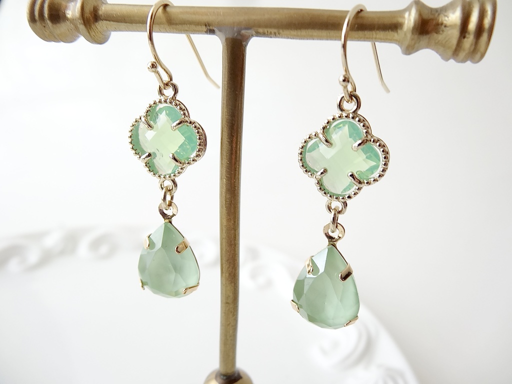 ペパーミントフラワードロップ(イヤリングOK)