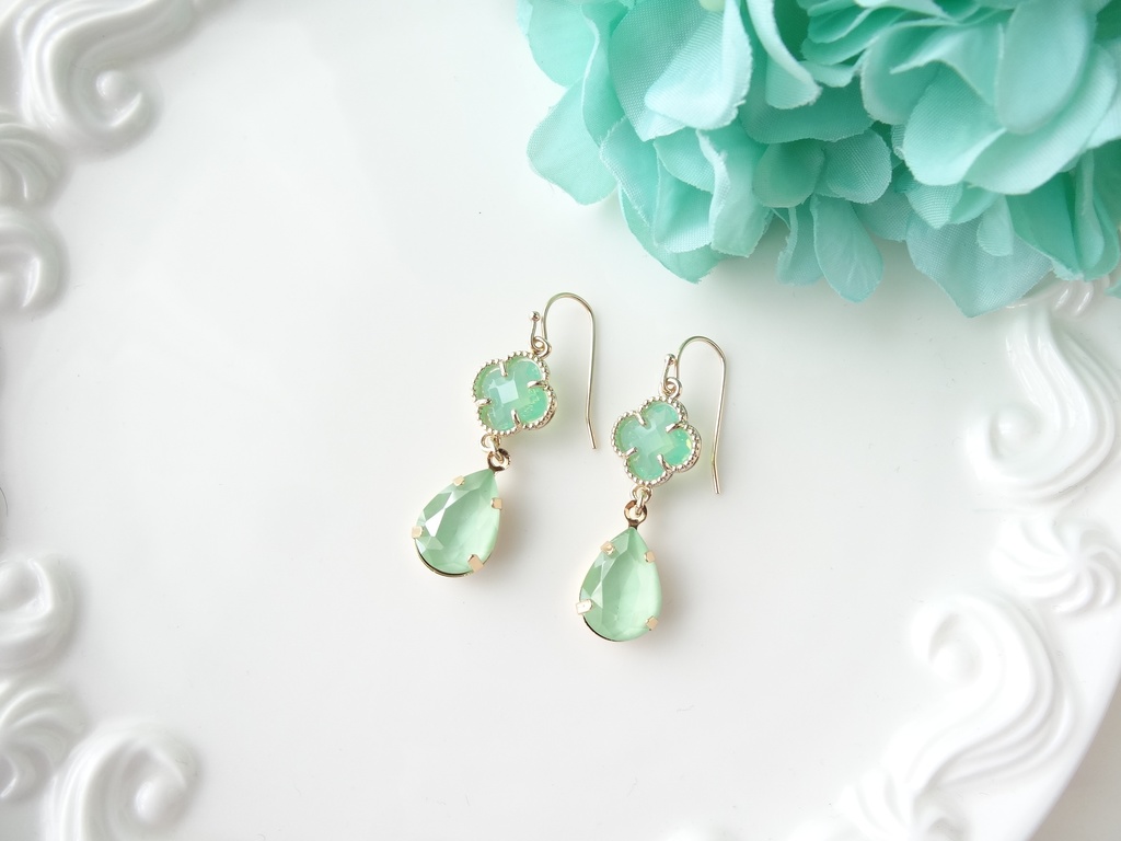 ペパーミントフラワードロップ(イヤリングOK)