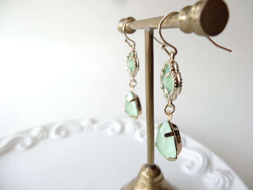 ペパーミントフラワードロップ(イヤリングOK)