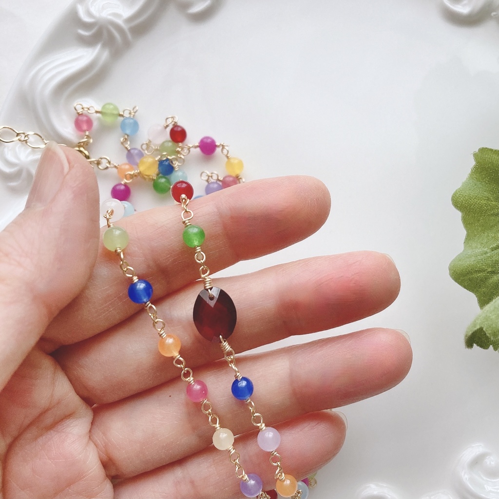 ガーネット&マルチカラーストーン/虹色水玉ネックレス