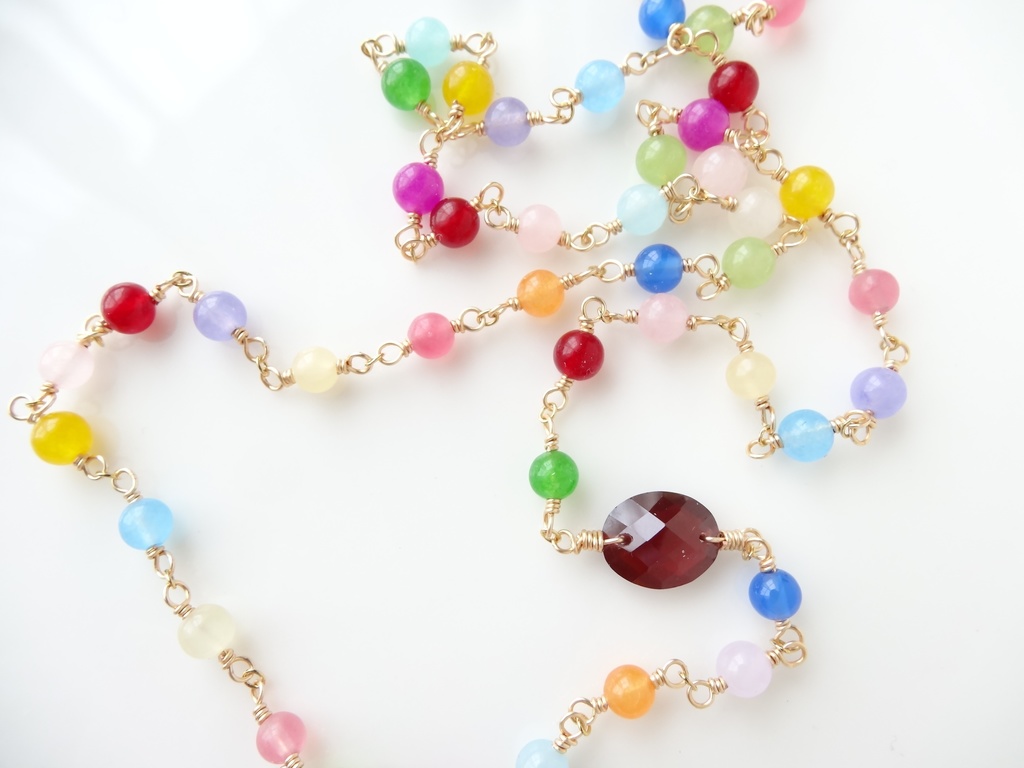 ガーネット&マルチカラーストーン/虹色水玉ネックレス