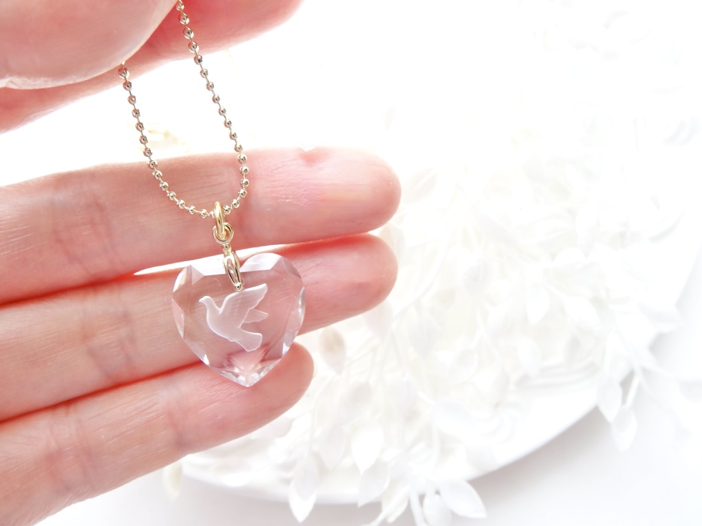 ハートのなかの鳩