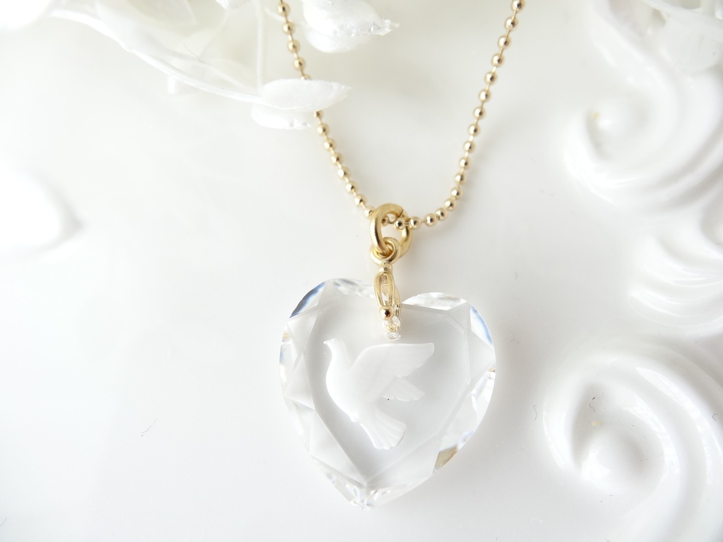 ハートのなかの鳩