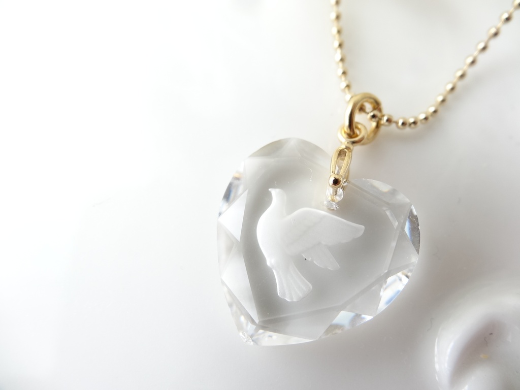 ハートのなかの鳩