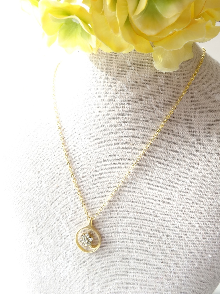 サークルフラワー・ネックレス