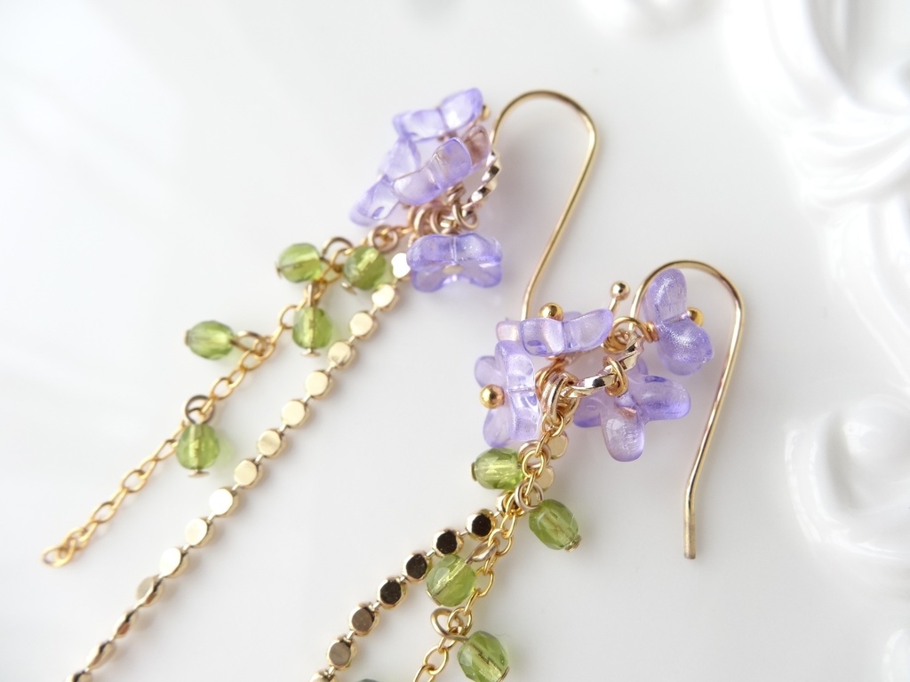 アリッサムの花のロングピアスー紫ー(イヤリングOK)