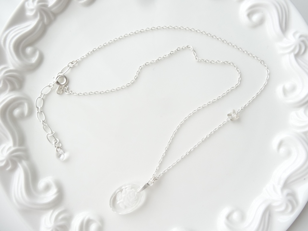 フロストローズ・ネックレス