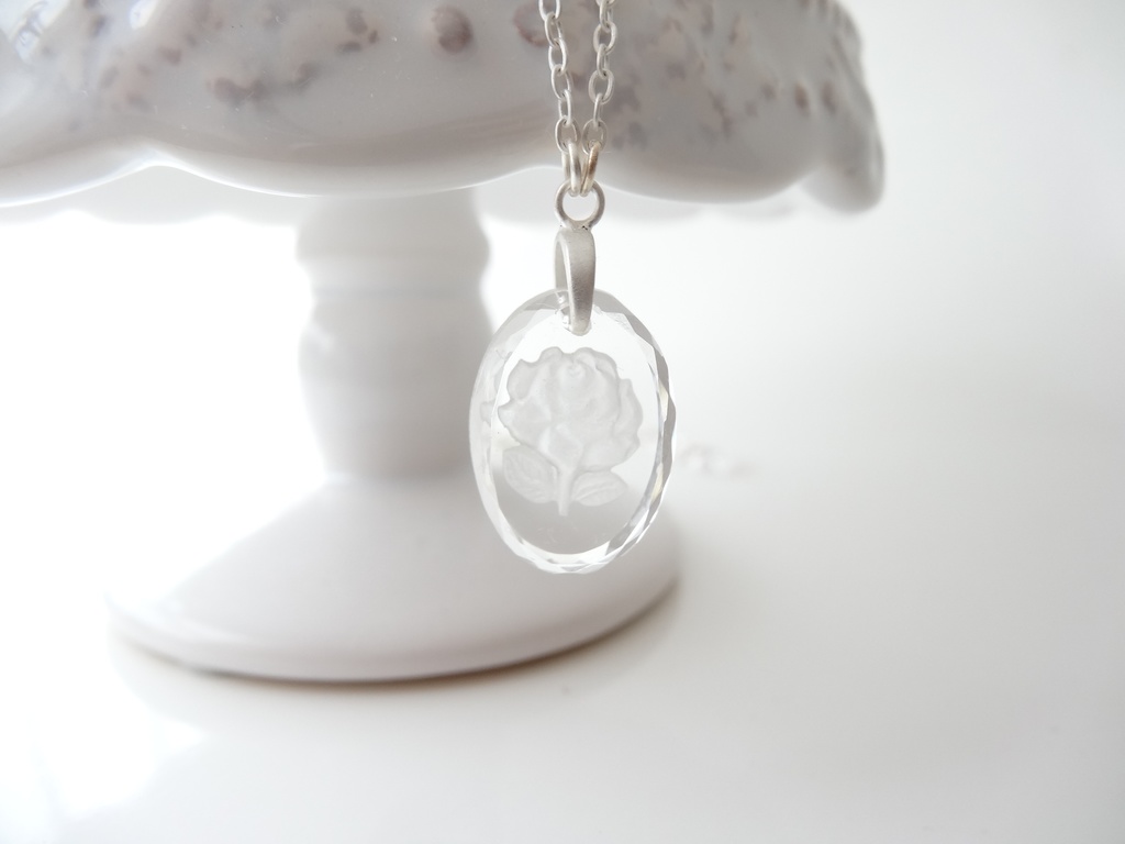 フロストローズ・ネックレス