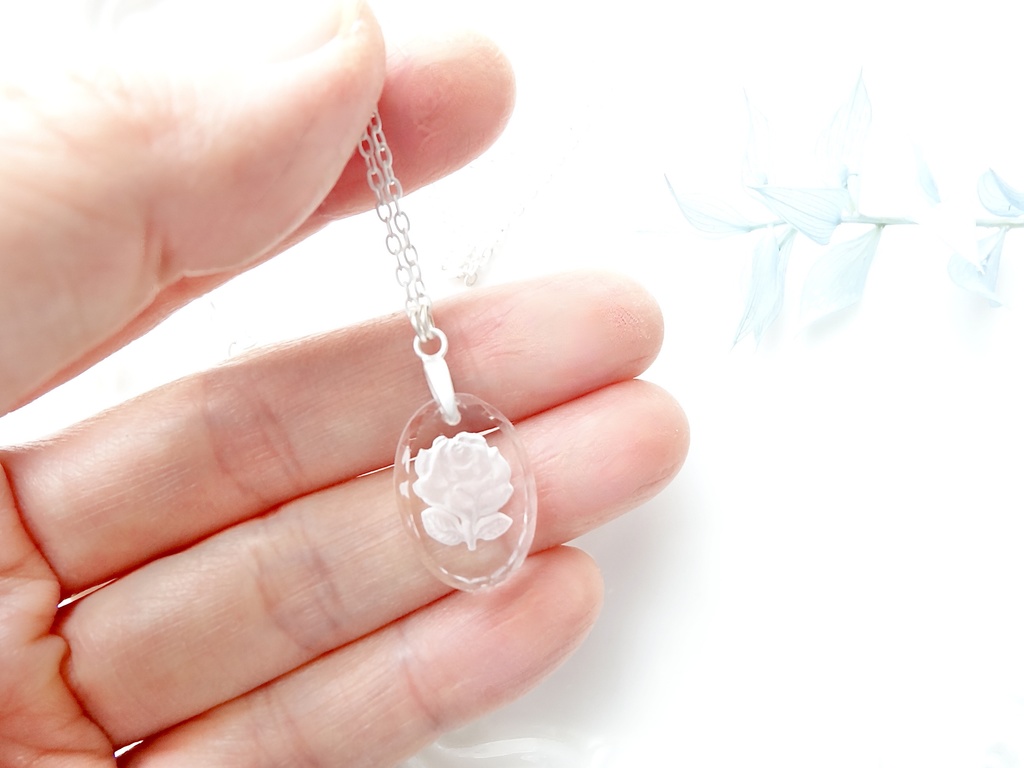 フロストローズ・ネックレス