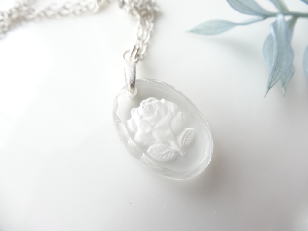 フロストローズ・ネックレス