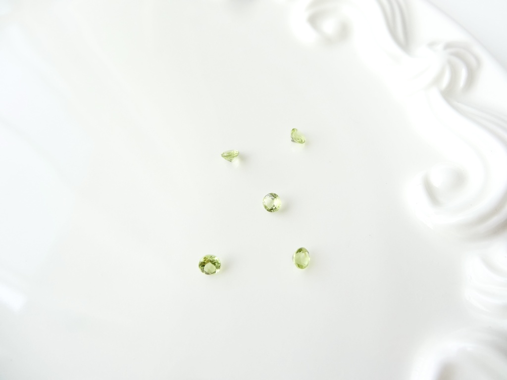 ★3mm★ペリドット&K14gf 一粒ピアス