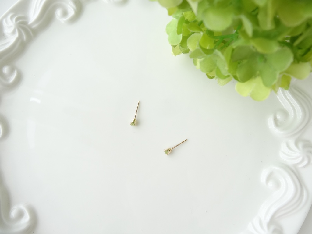 ★3mm★ペリドット&K14gf 一粒ピアス
