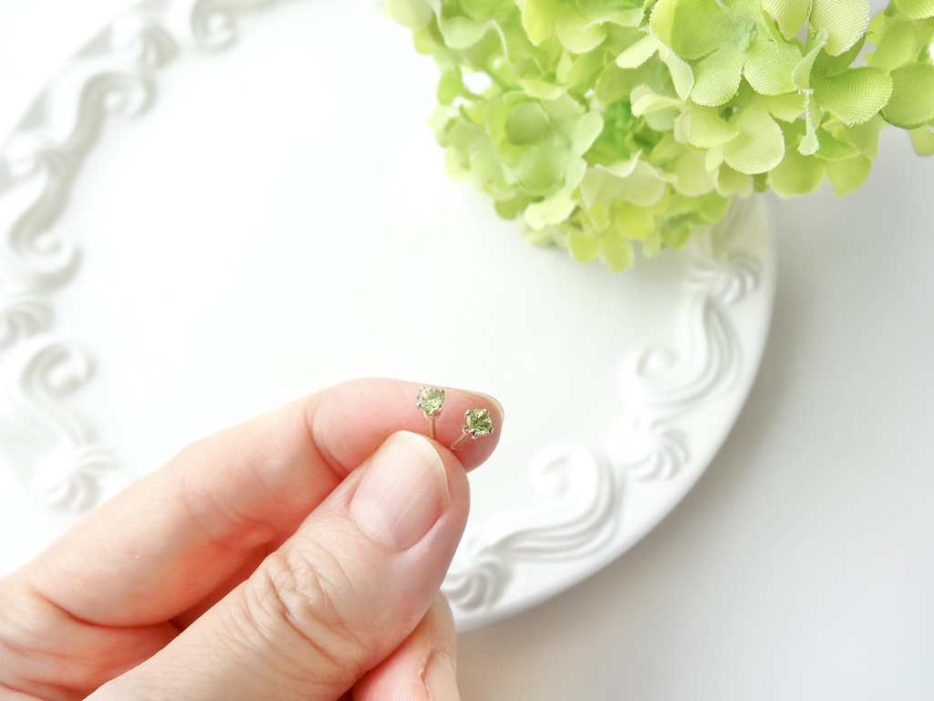 ★3mm★ペリドット&K14gf 一粒ピアス