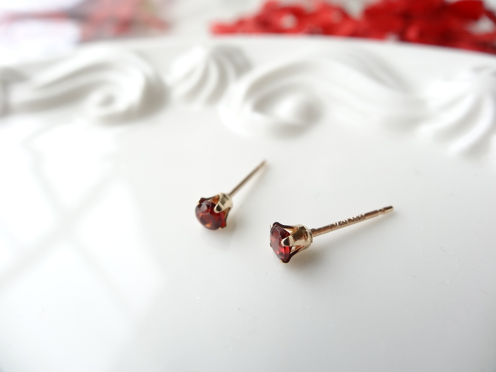 ★3mm★ガーネット&K14gf 一粒ピアス