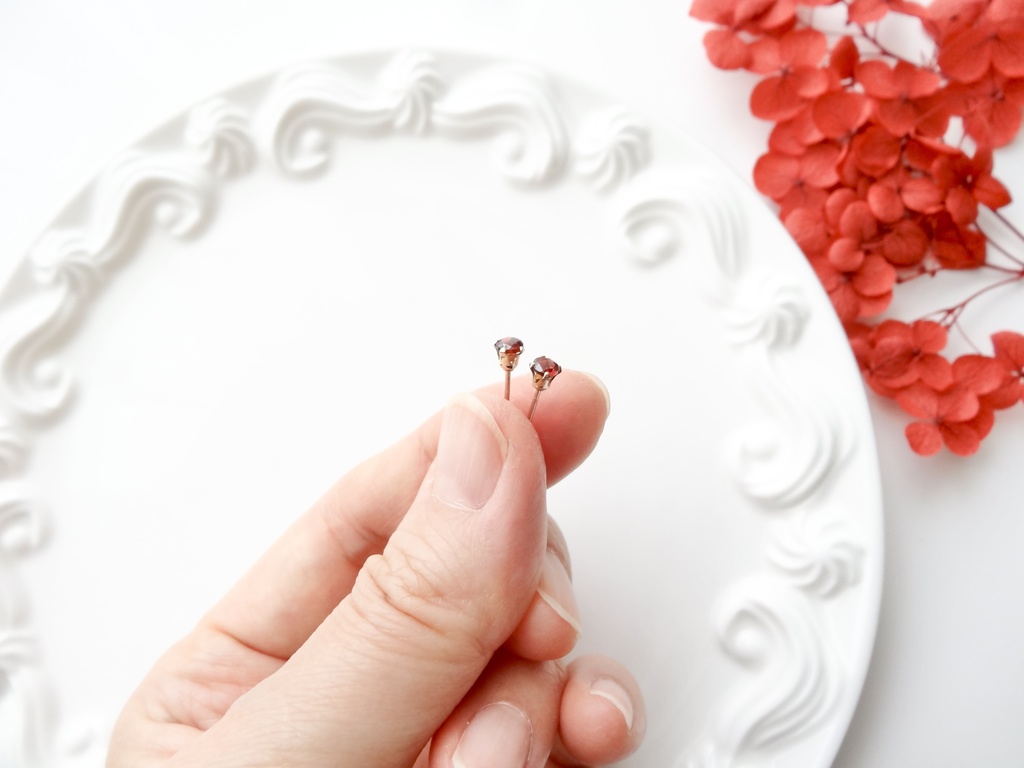 ★3mm★ガーネット&K14gf 一粒ピアス