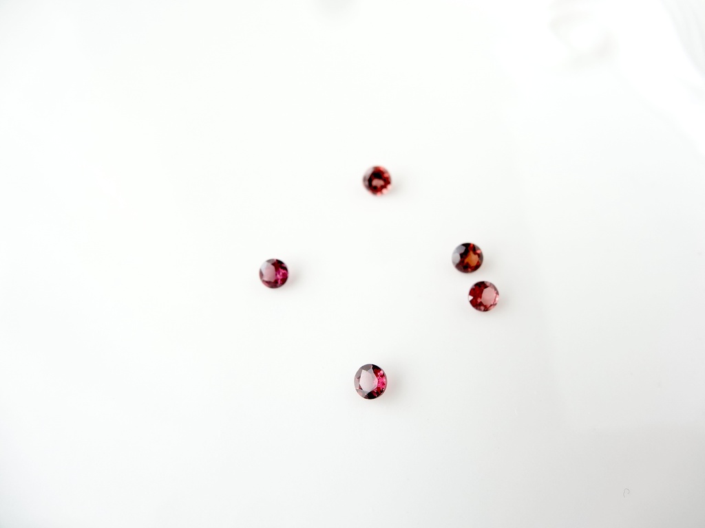 ★3mm★ガーネット&K14gf 一粒ピアス
