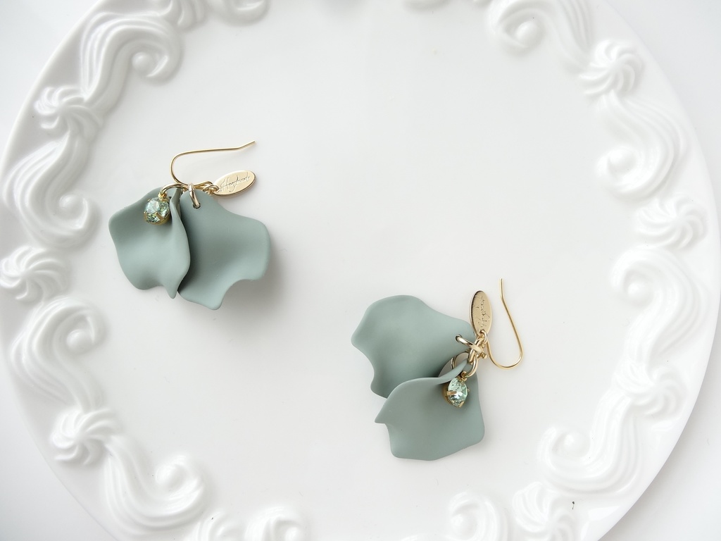 ローズポプリ・グレイッシュグリーン(イヤリングOK)