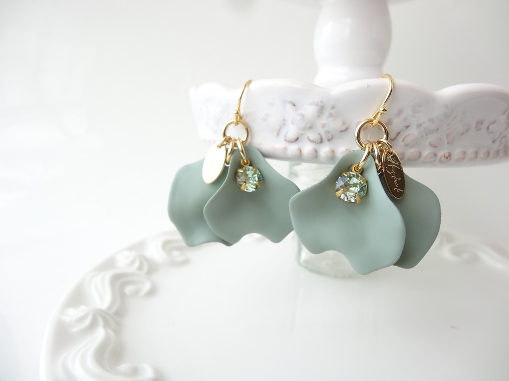 ローズポプリ・グレイッシュグリーン(イヤリングOK)