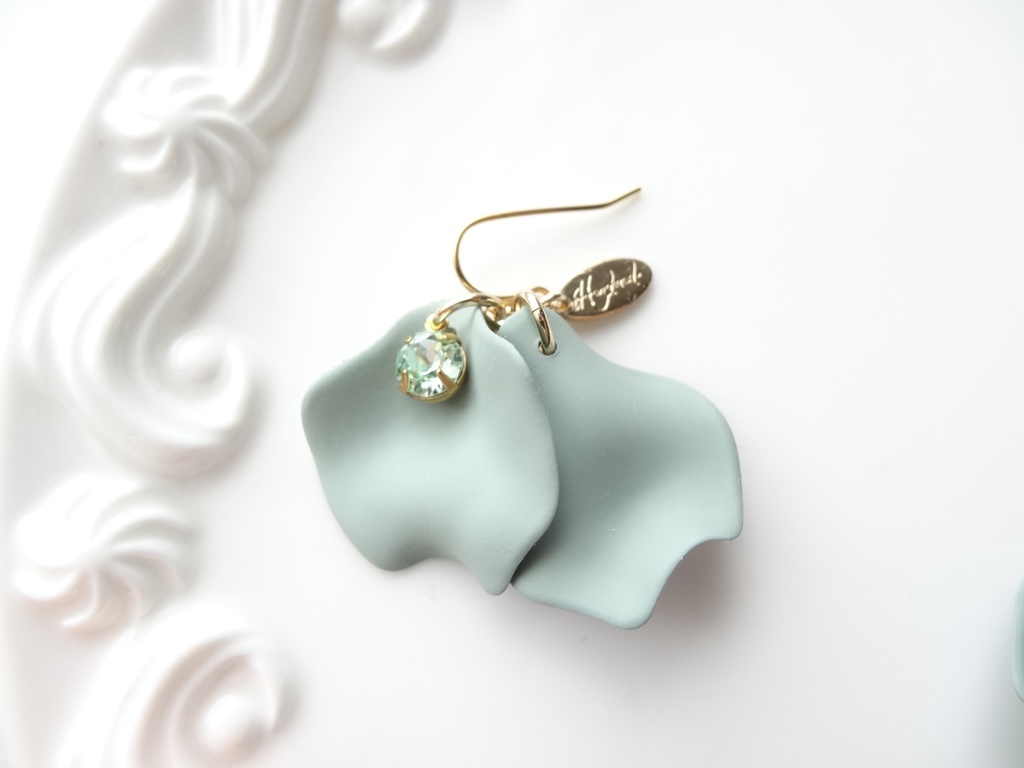 ローズポプリ・グレイッシュグリーン(イヤリングOK)