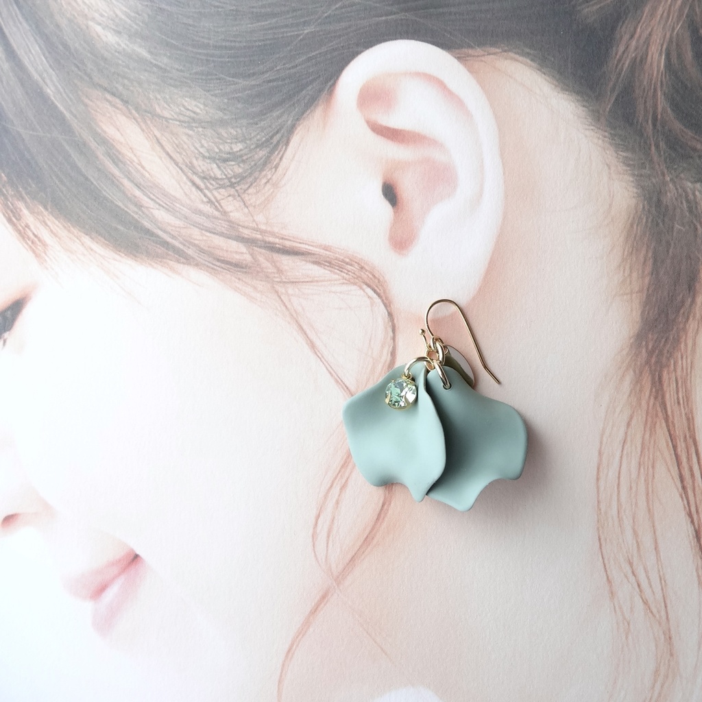 ローズポプリ・グレイッシュグリーン(イヤリングOK)