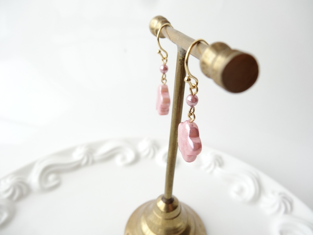 淡水パールのピンクフラワー・ピアス(イヤリングOK)