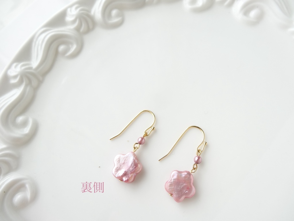 淡水パールのピンクフラワー・ピアス(イヤリングOK)