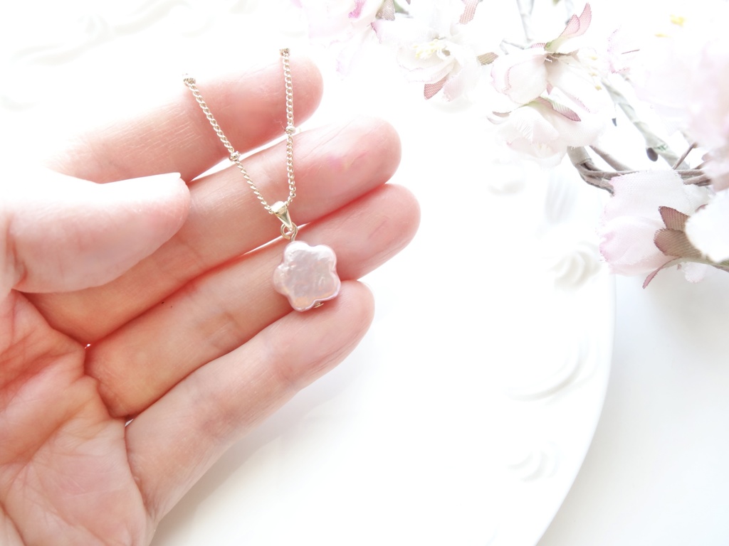 淡水パールのピンクフラワー・ネックレス