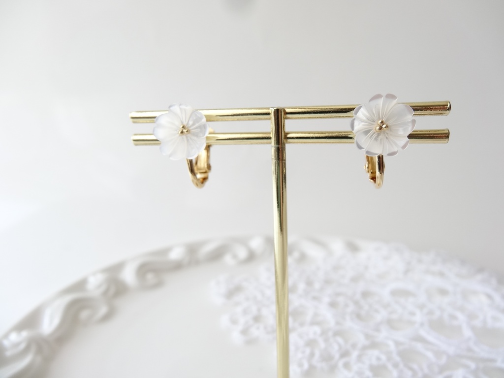 白蝶貝イヤリング・桜