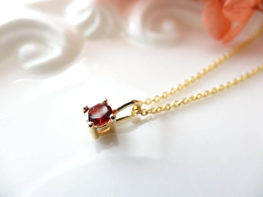 ガーネット&silver925/K18GP・リトルスター・ヴェルメイユ仕立て
