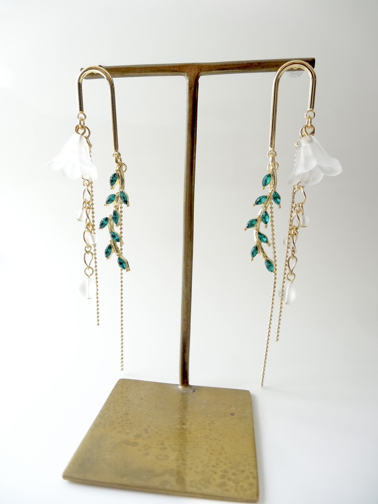 リリーレイン•ロングピアス