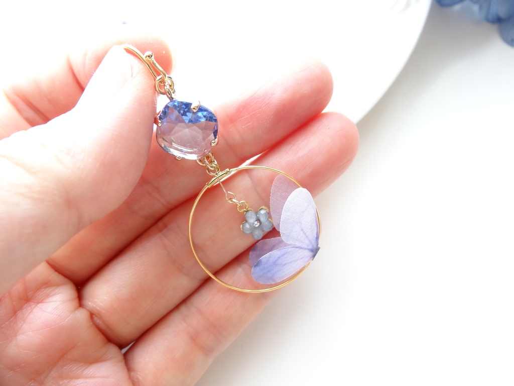 パピヨンロンド・タンザナイトブルー(イヤリングOK)