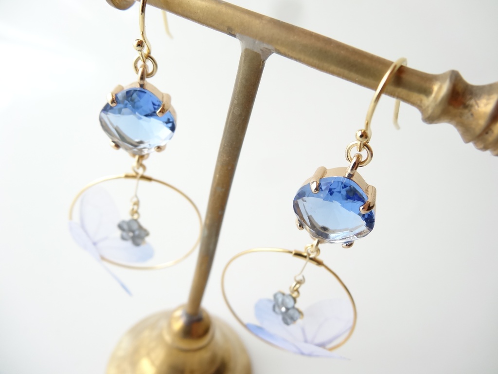 パピヨンロンド・タンザナイトブルー(イヤリングOK)