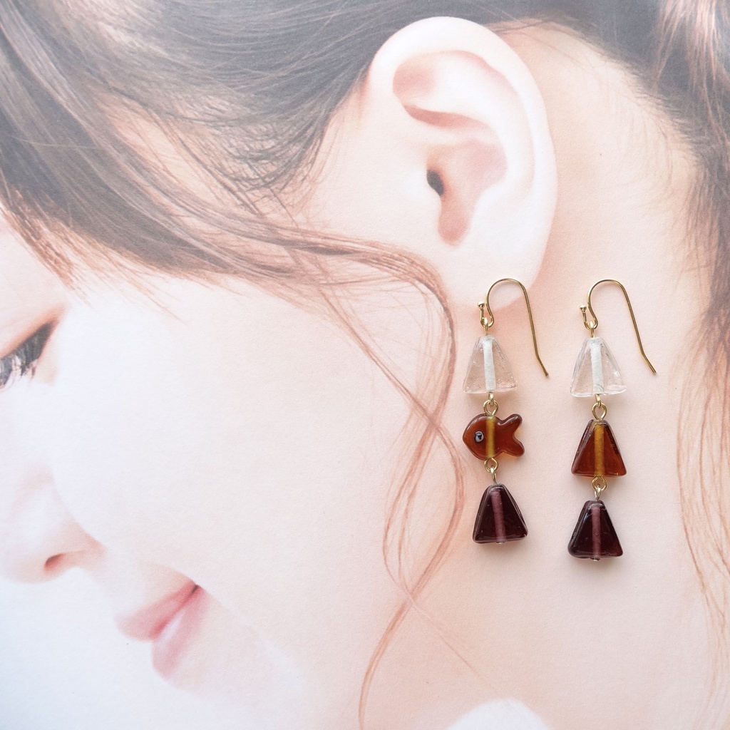 金魚さがし *ブラウン*・ピアス(イヤリングOK)