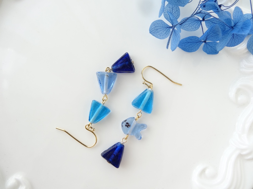 金魚さがし *ブルー*・ピアス(イヤリングOK)