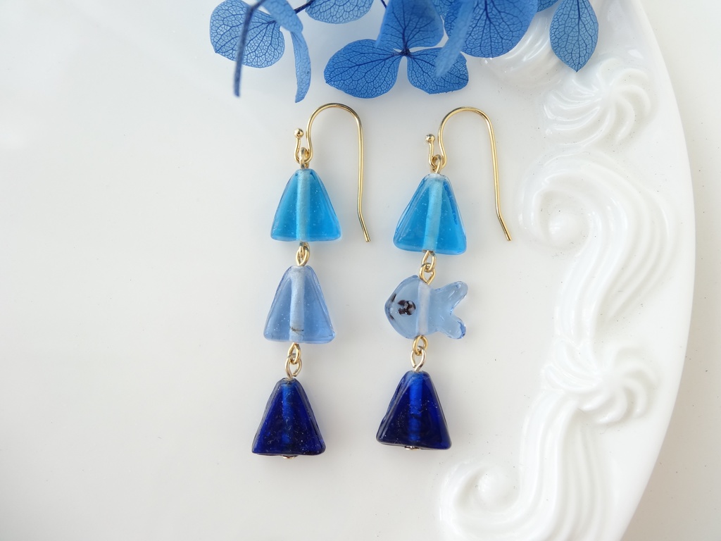 金魚さがし *ブルー*・ピアス(イヤリングOK)