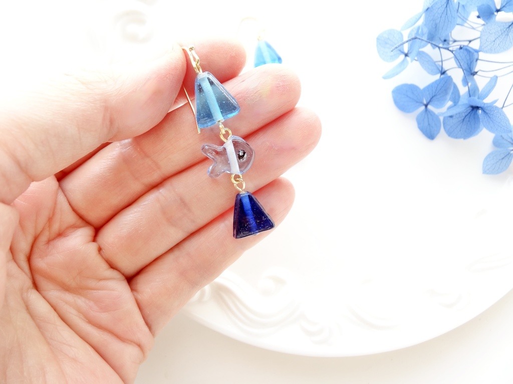 金魚さがし *ブルー*・ピアス(イヤリングOK)