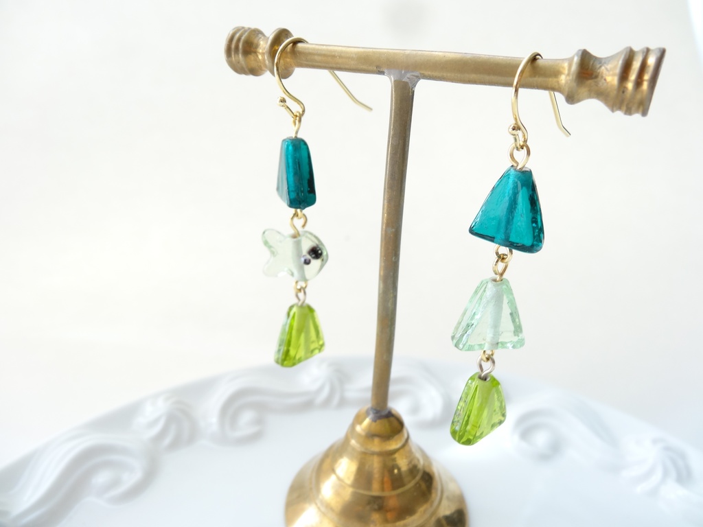 金魚さがし *グリーン*・ピアス(イヤリングOK)
