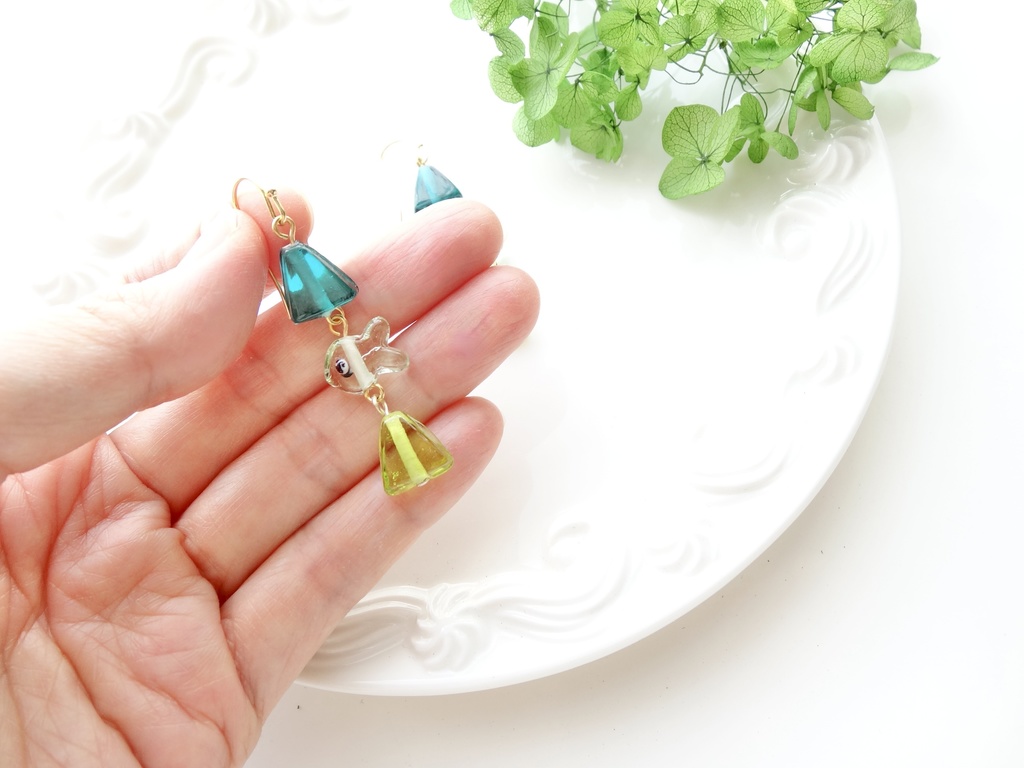金魚さがし *グリーン*・ピアス(イヤリングOK)