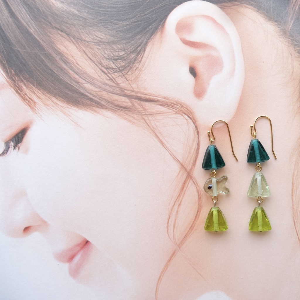金魚さがし *グリーン*・ピアス(イヤリングOK)