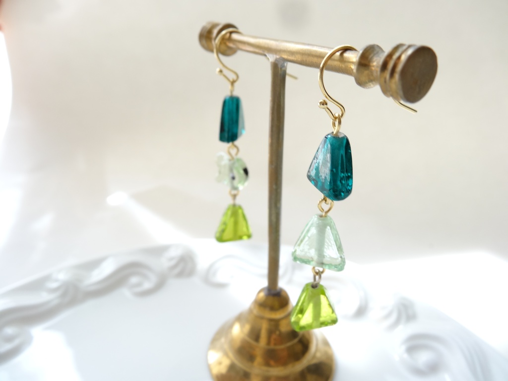 金魚さがし *グリーン*・ピアス(イヤリングOK)