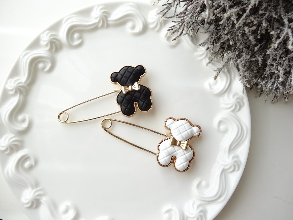 再販*キルティングベアのストールピン