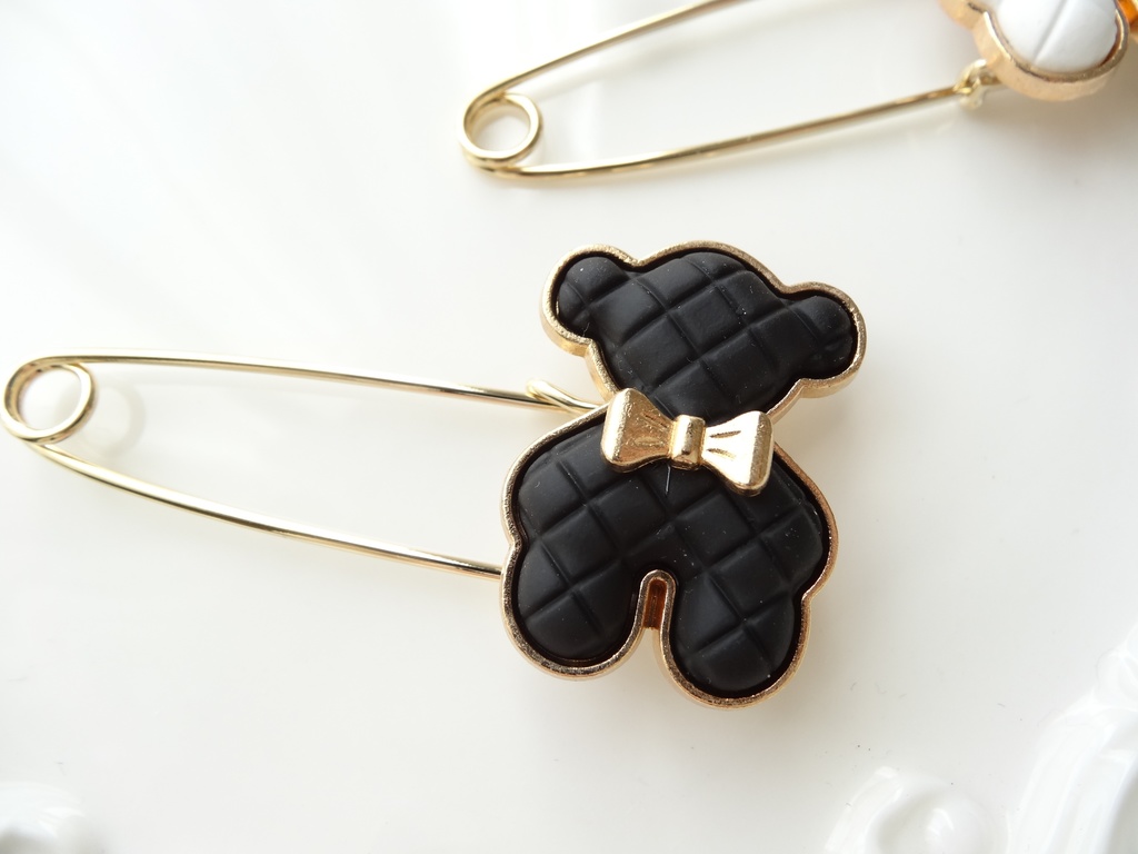 再販*キルティングベアのストールピン