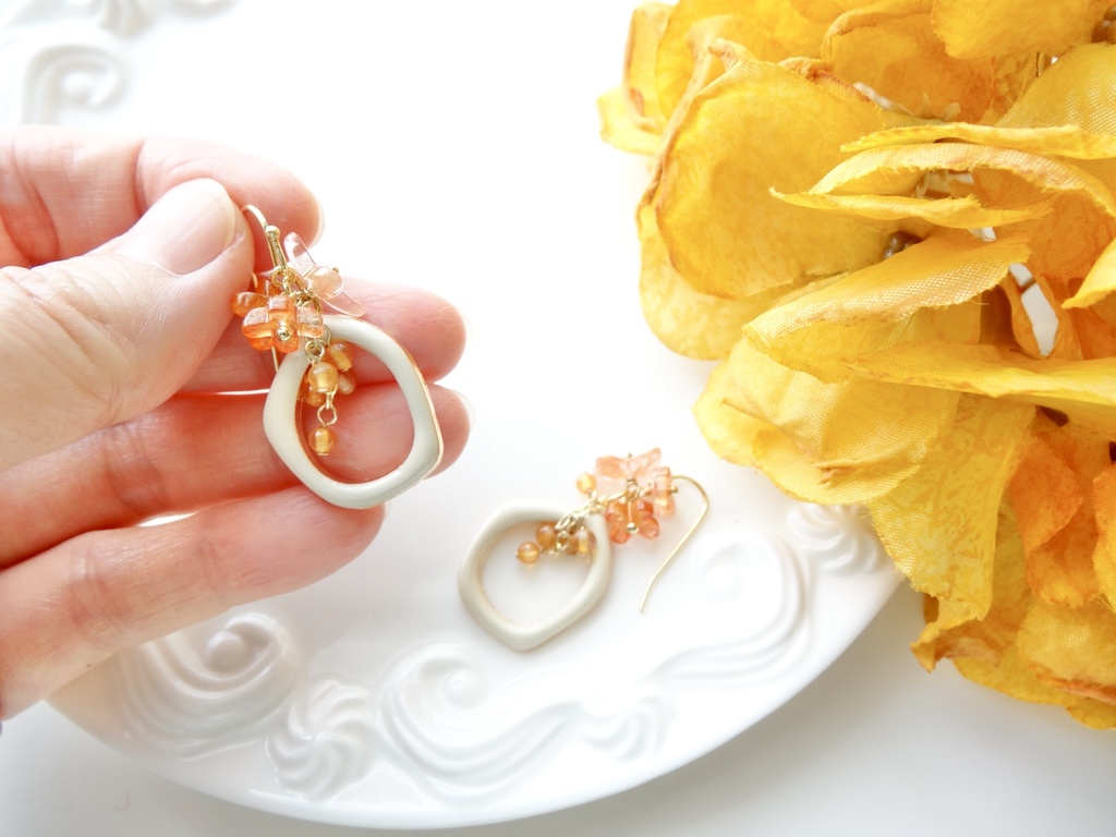 金木犀のフープピアスB(イヤリングOK)
