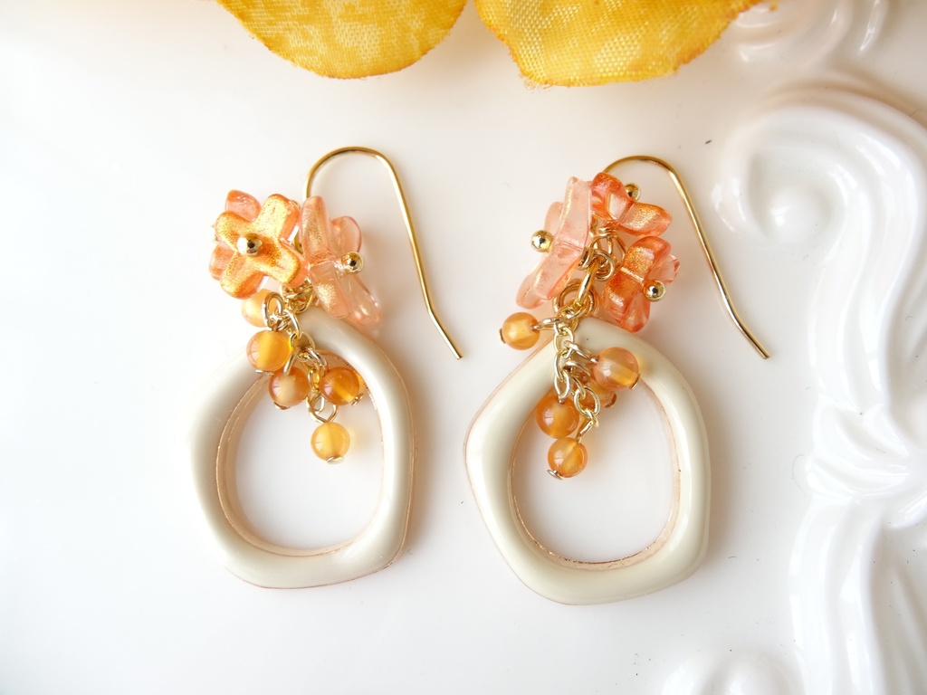 金木犀のフープピアスB(イヤリングOK)