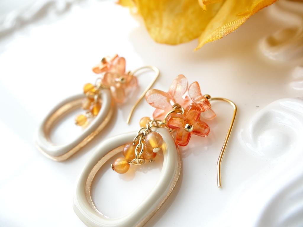 金木犀のフープピアスB(イヤリングOK)