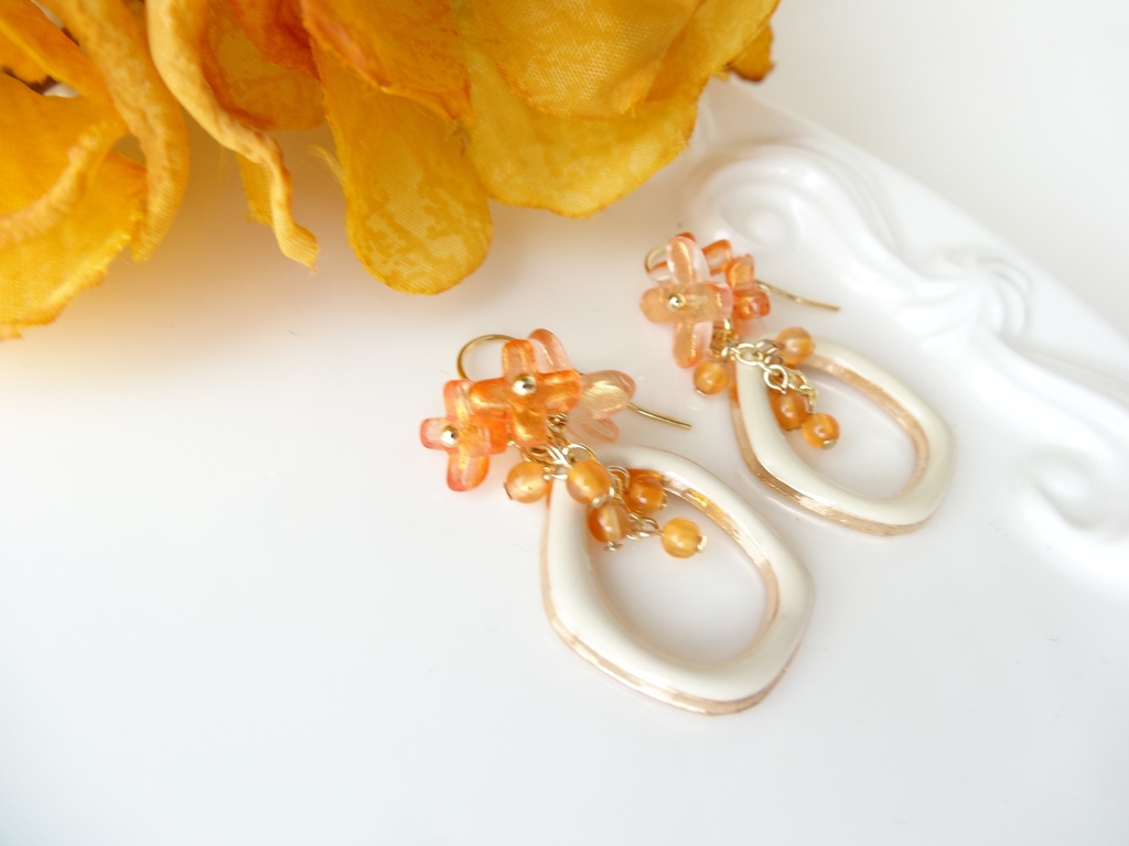 金木犀のフープピアスB(イヤリングOK)