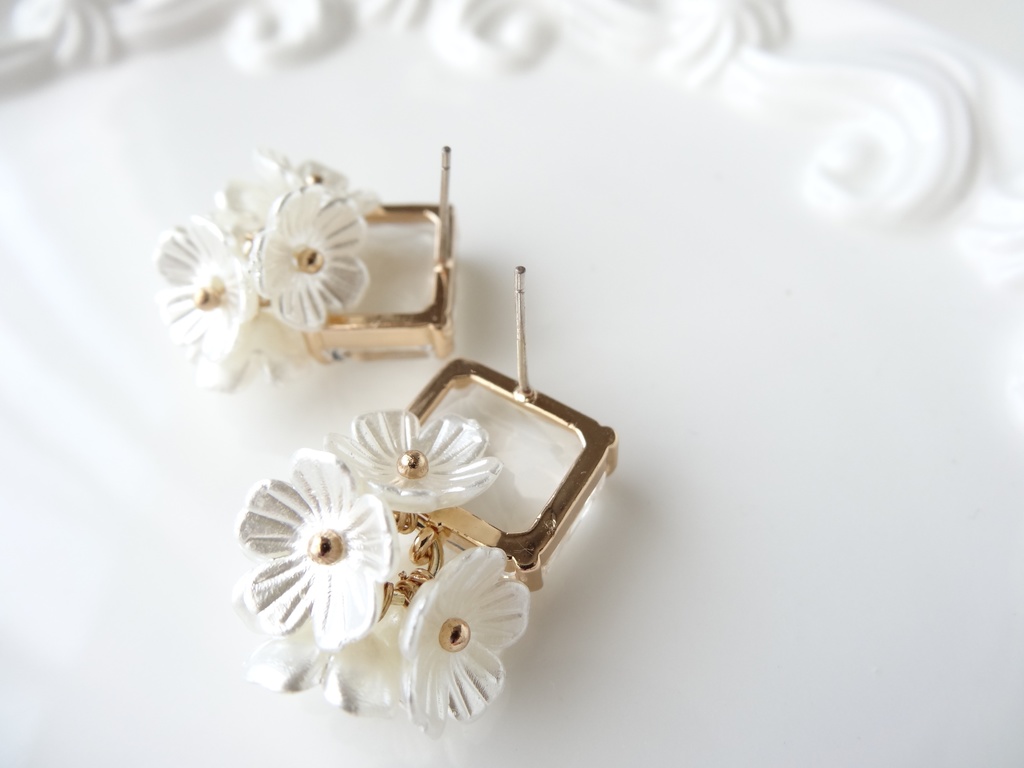 シルバー925ポスト・スクエアフラワー