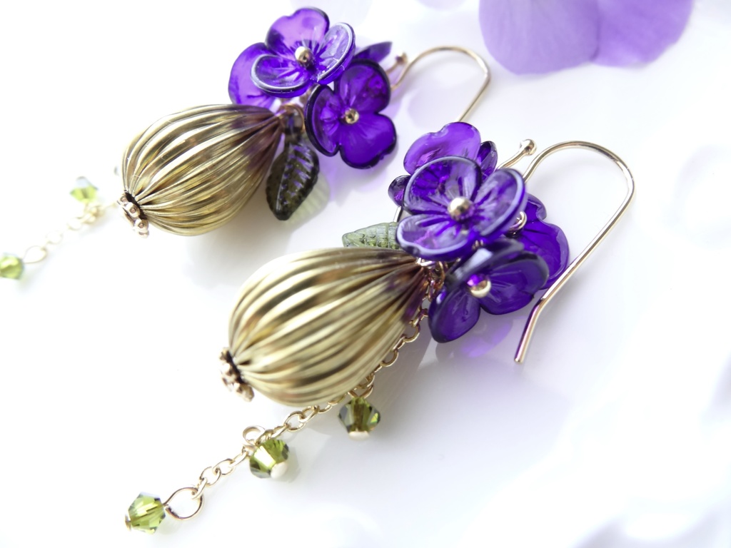 紫スミレの花瓶・ピアス(イヤリングOK)