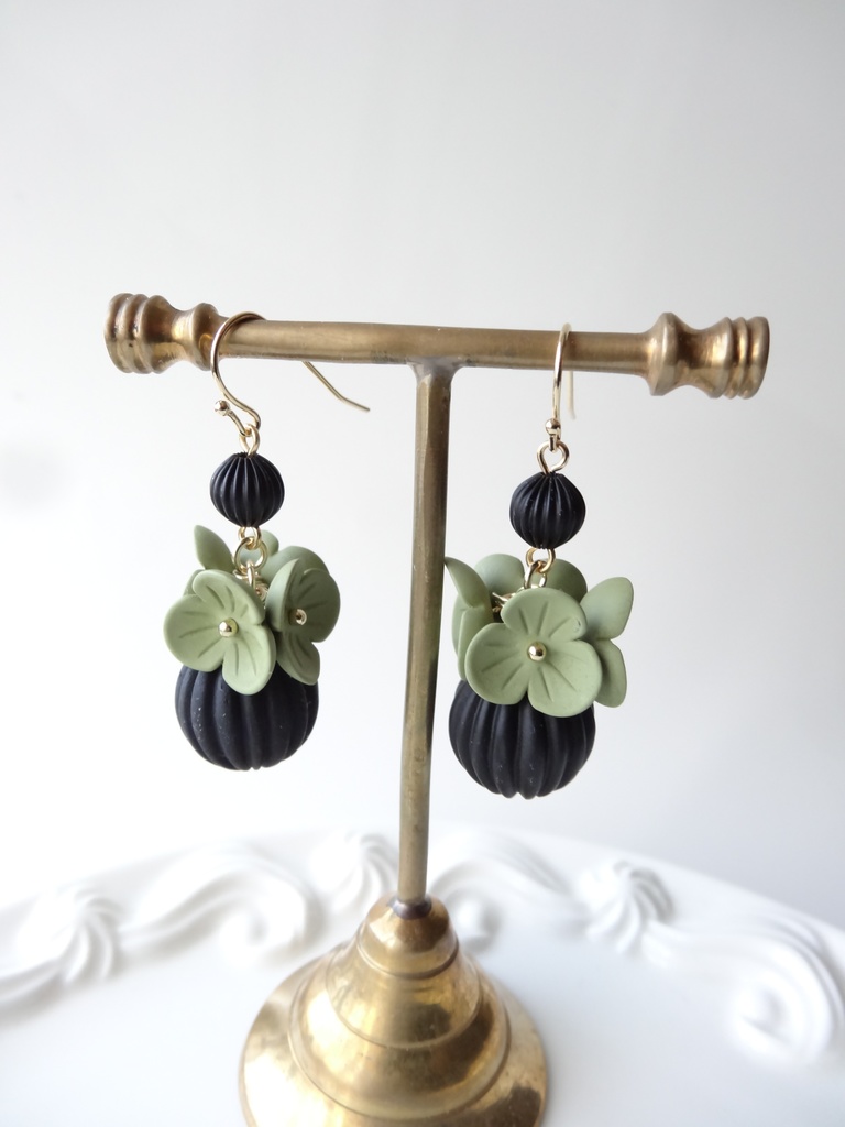 ストライプボール ピアス(イヤリングOK)