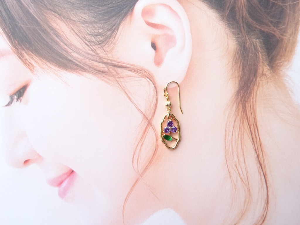 スミレの切手ピアス(イヤリングOK)